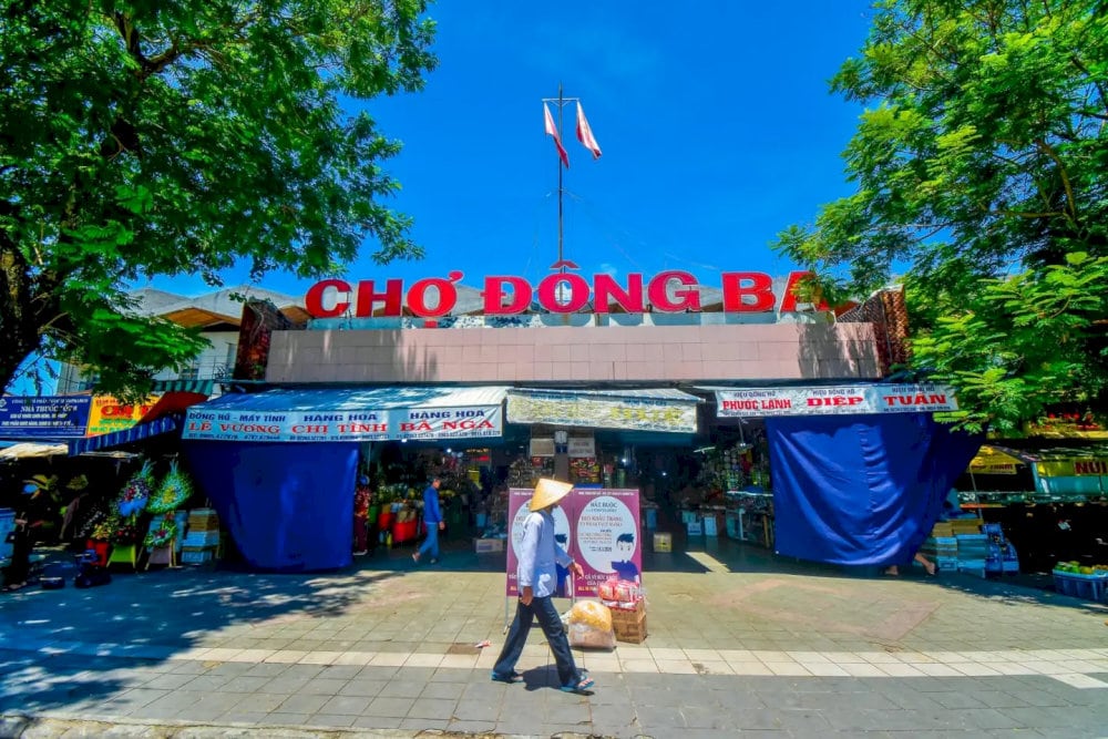 Dong Ba Market is a famous traditional market in Hue, offering a wide variety of local specialties and souvenirs